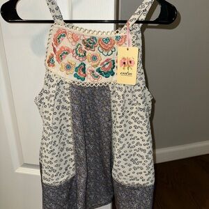 Entro Floral Embroidered Top